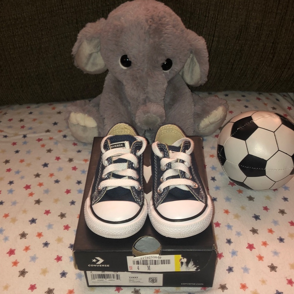 Converse infant size 4